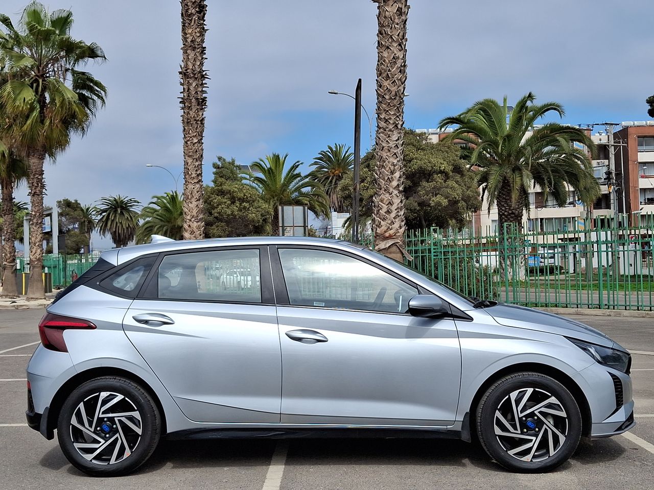 HYUNDAI - 8