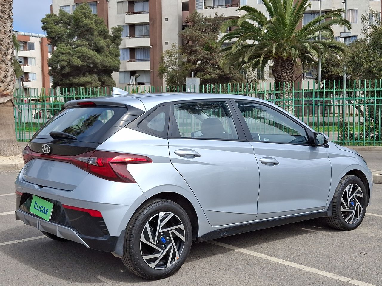 HYUNDAI - 7
