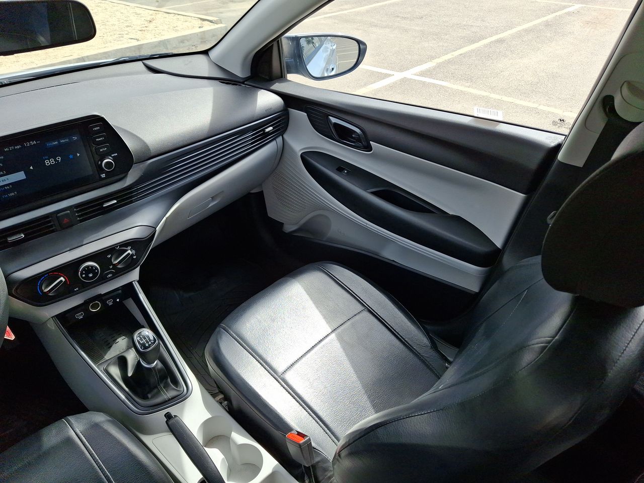 HYUNDAI - 10