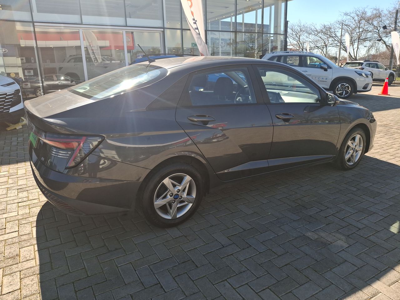 HYUNDAI - 7