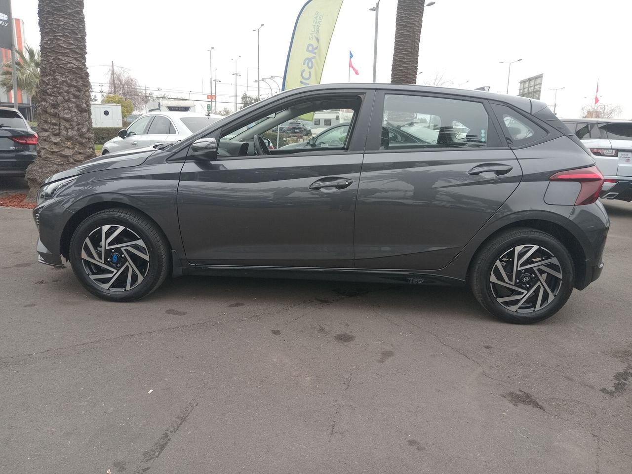 HYUNDAI - 4