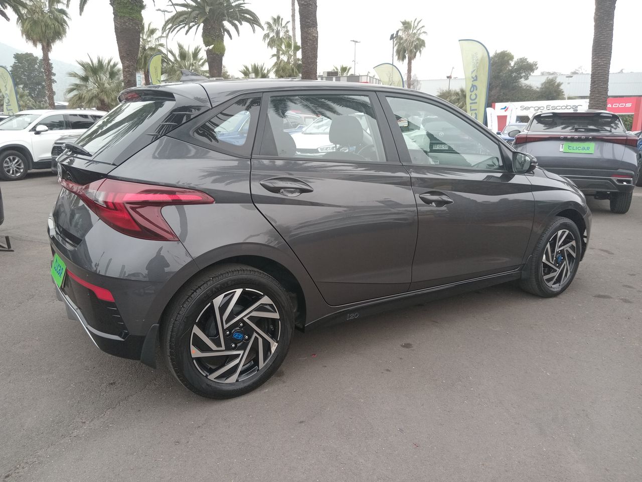 HYUNDAI - 7