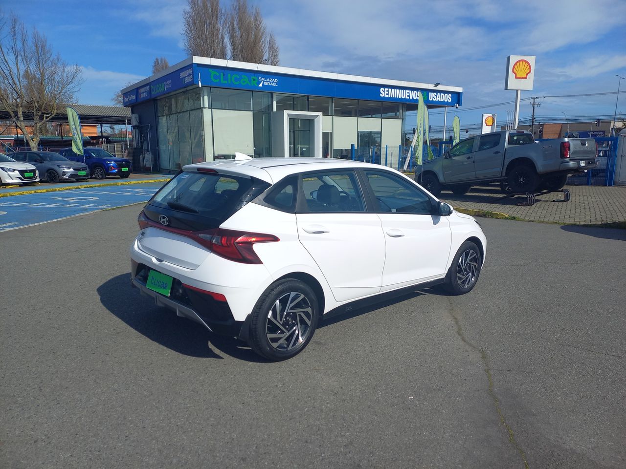 HYUNDAI - 7