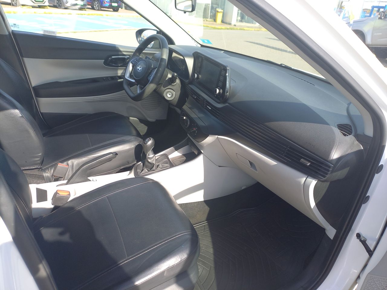 HYUNDAI - 16