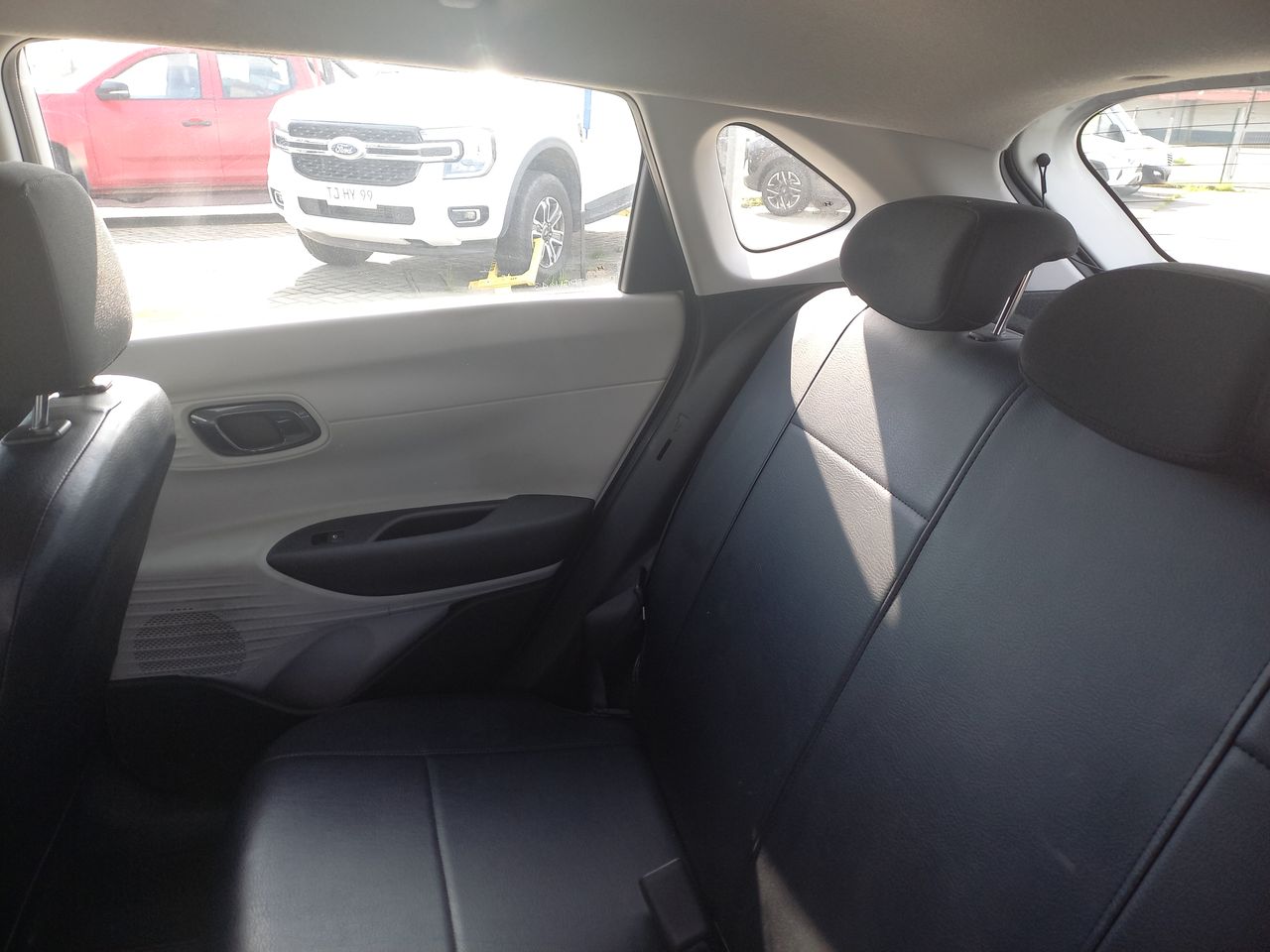 HYUNDAI - 12