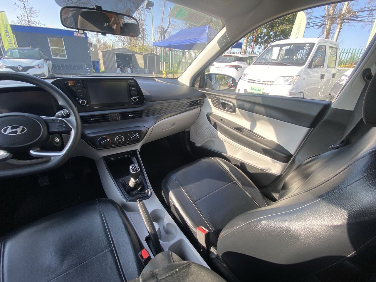 HYUNDAI - 10