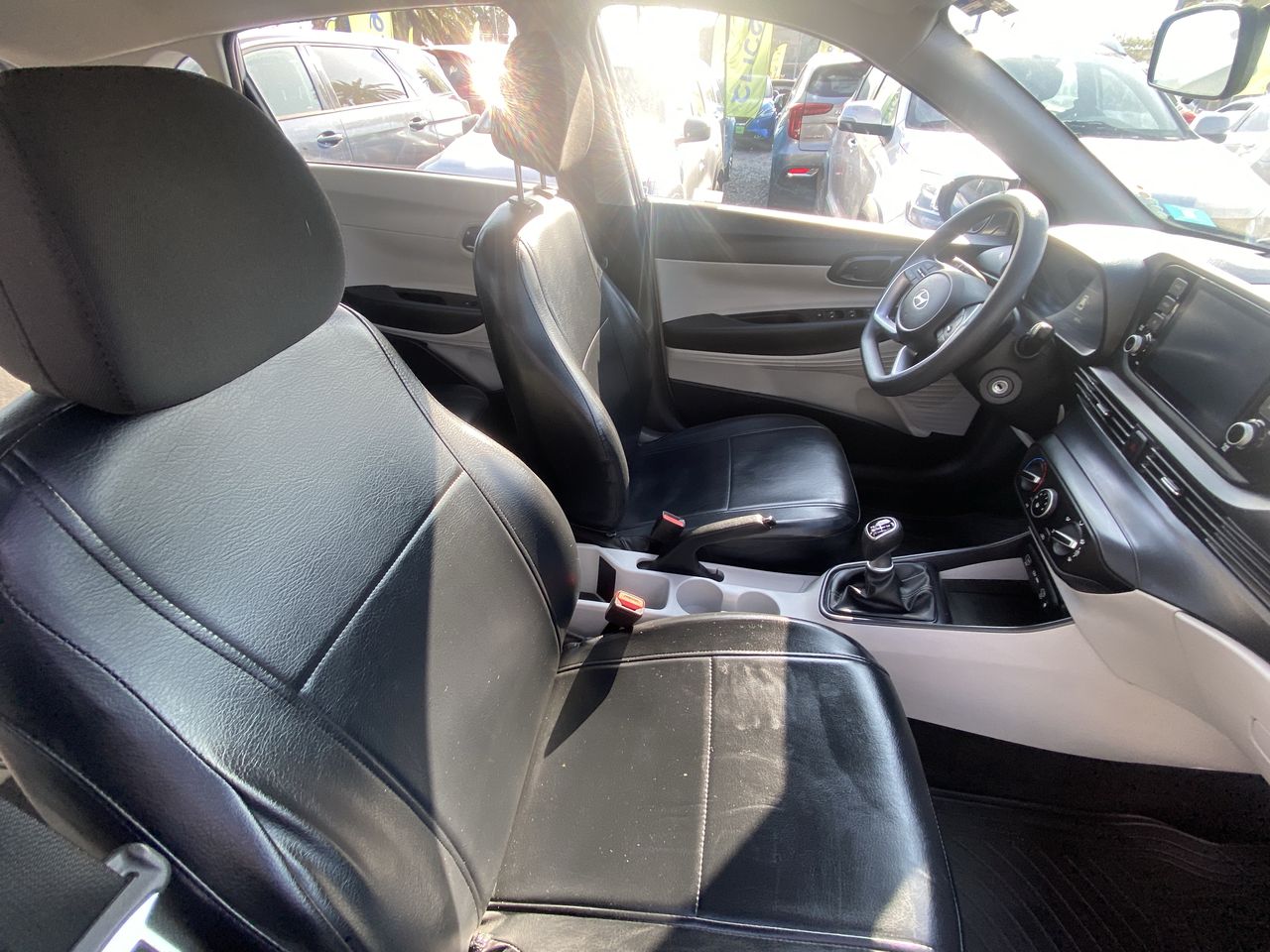 HYUNDAI - 15
