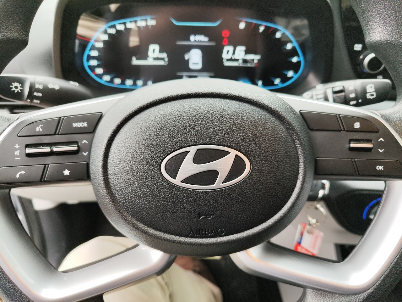 HYUNDAI - 21