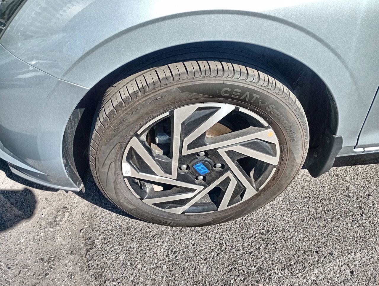 HYUNDAI - 17