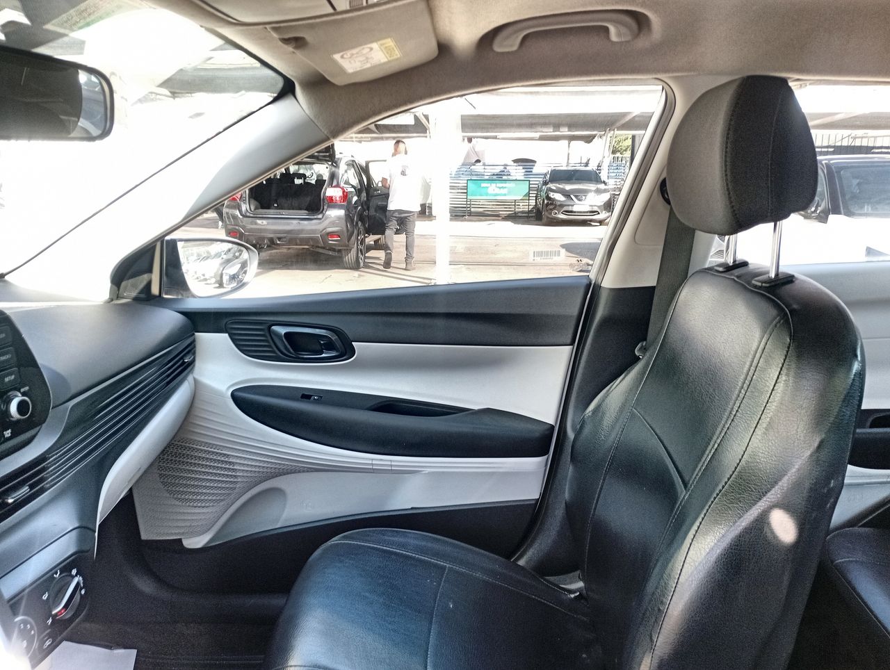HYUNDAI - 10