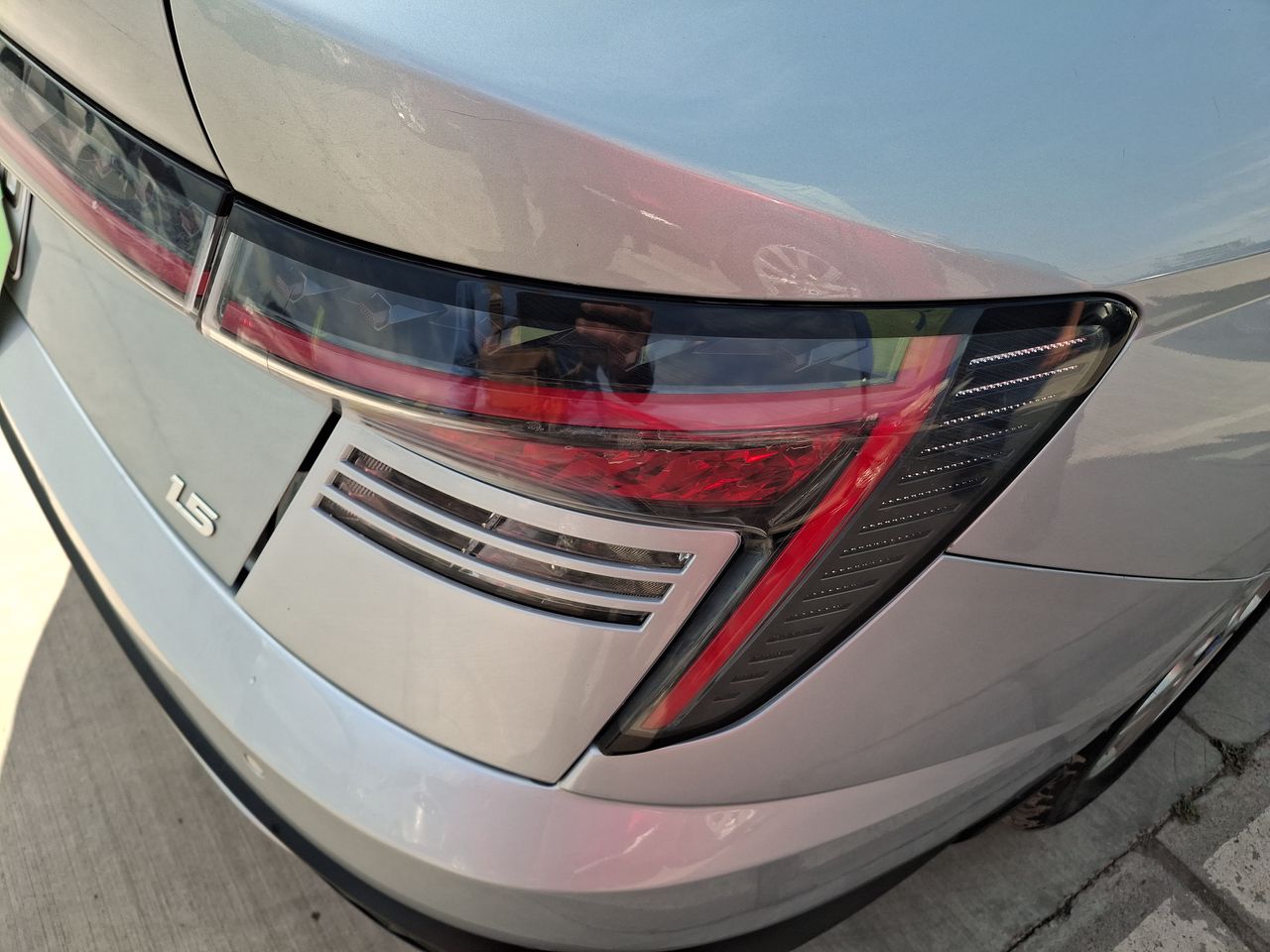 HYUNDAI - 20