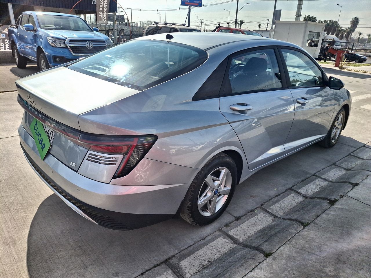 HYUNDAI - 7