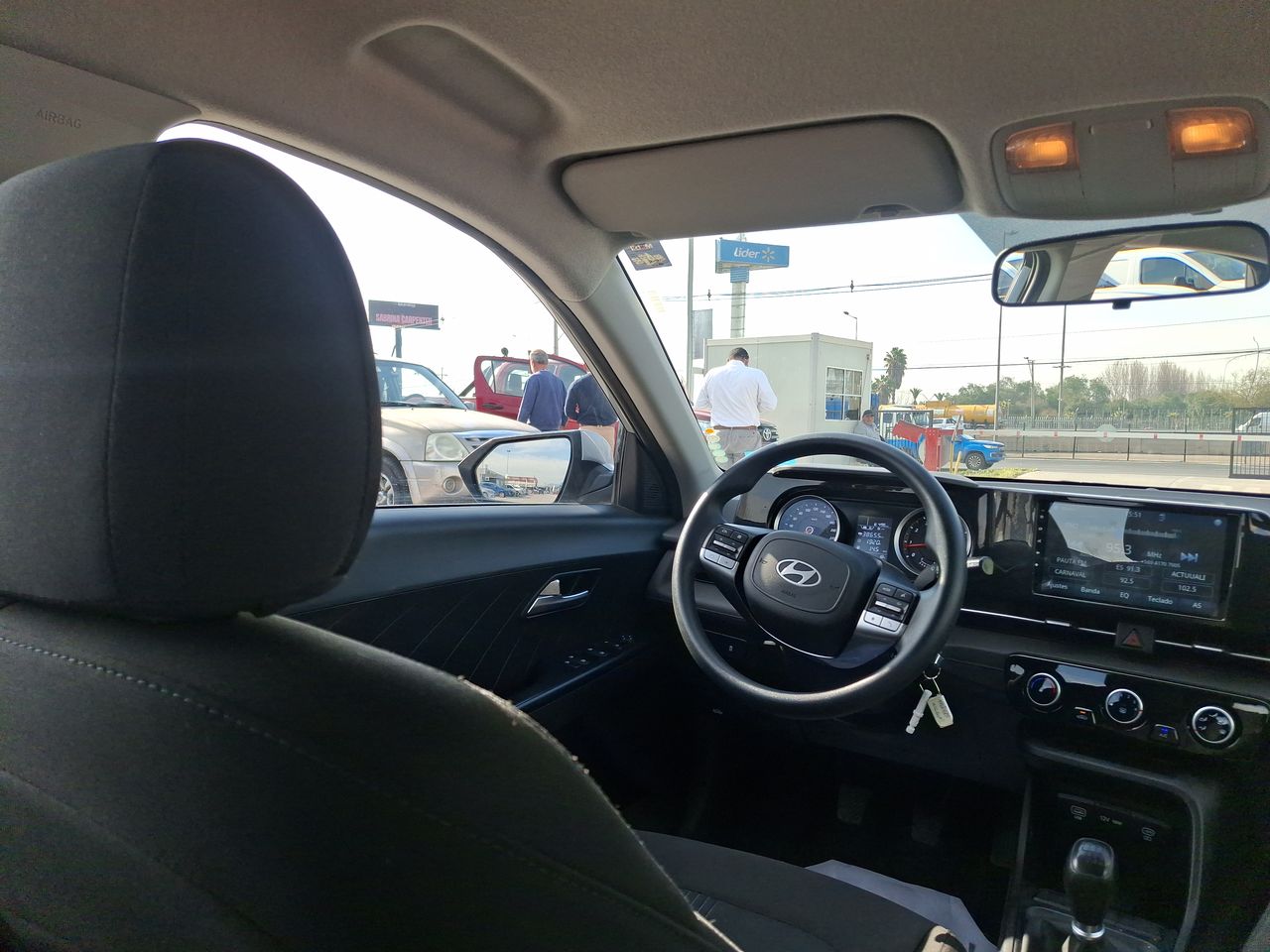 HYUNDAI - 16