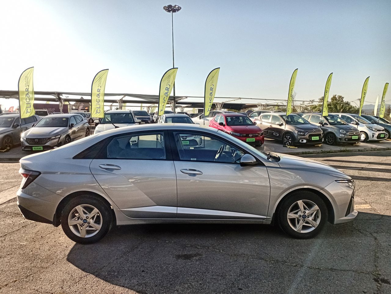 HYUNDAI - 8