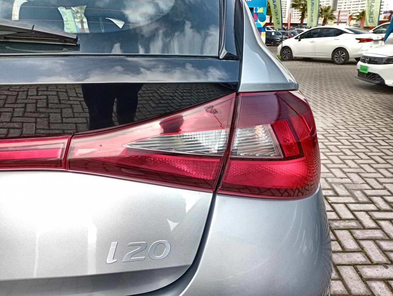 HYUNDAI - 21