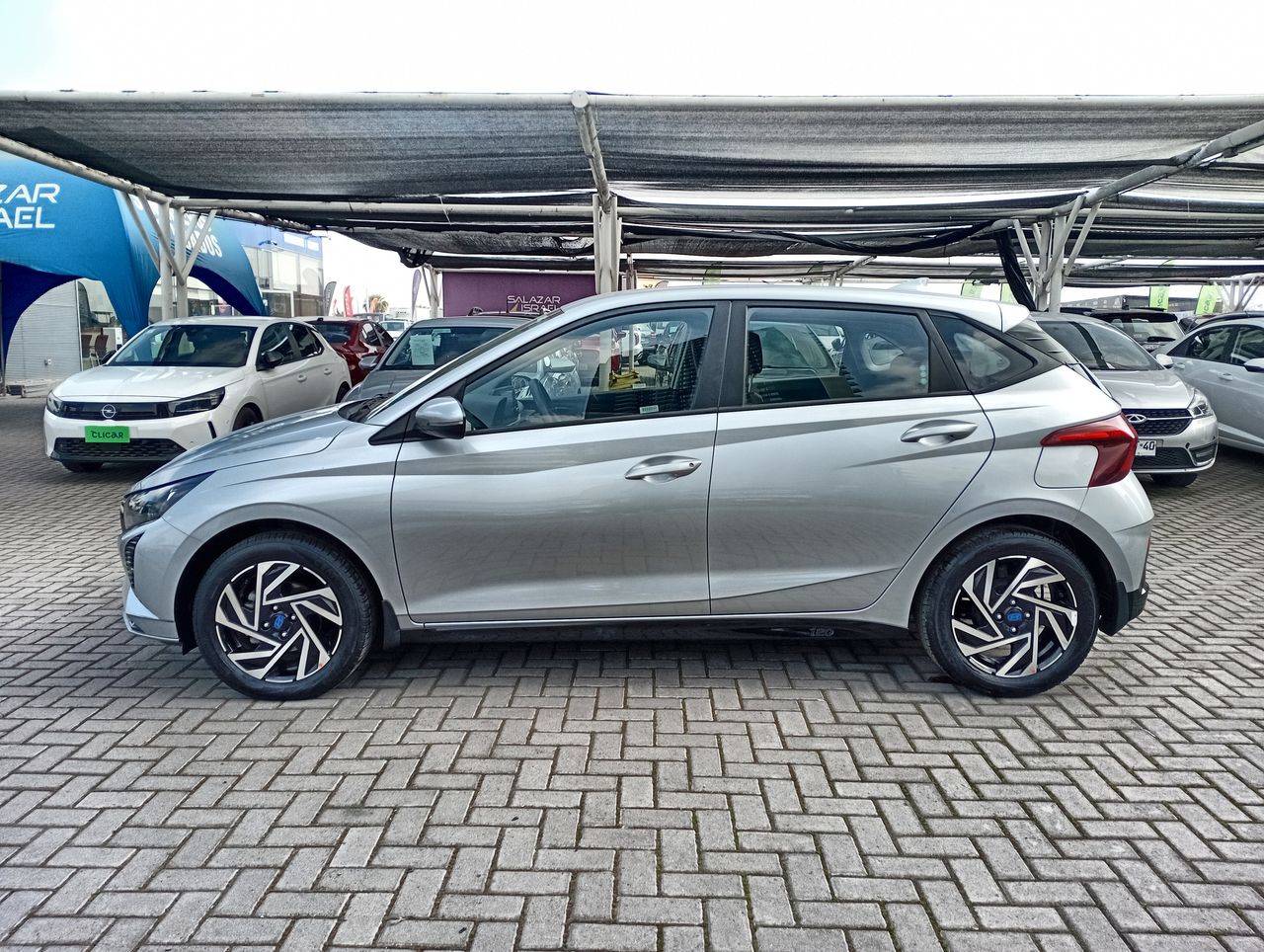 HYUNDAI - 4