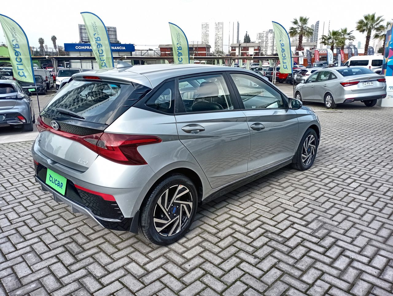 HYUNDAI - 7