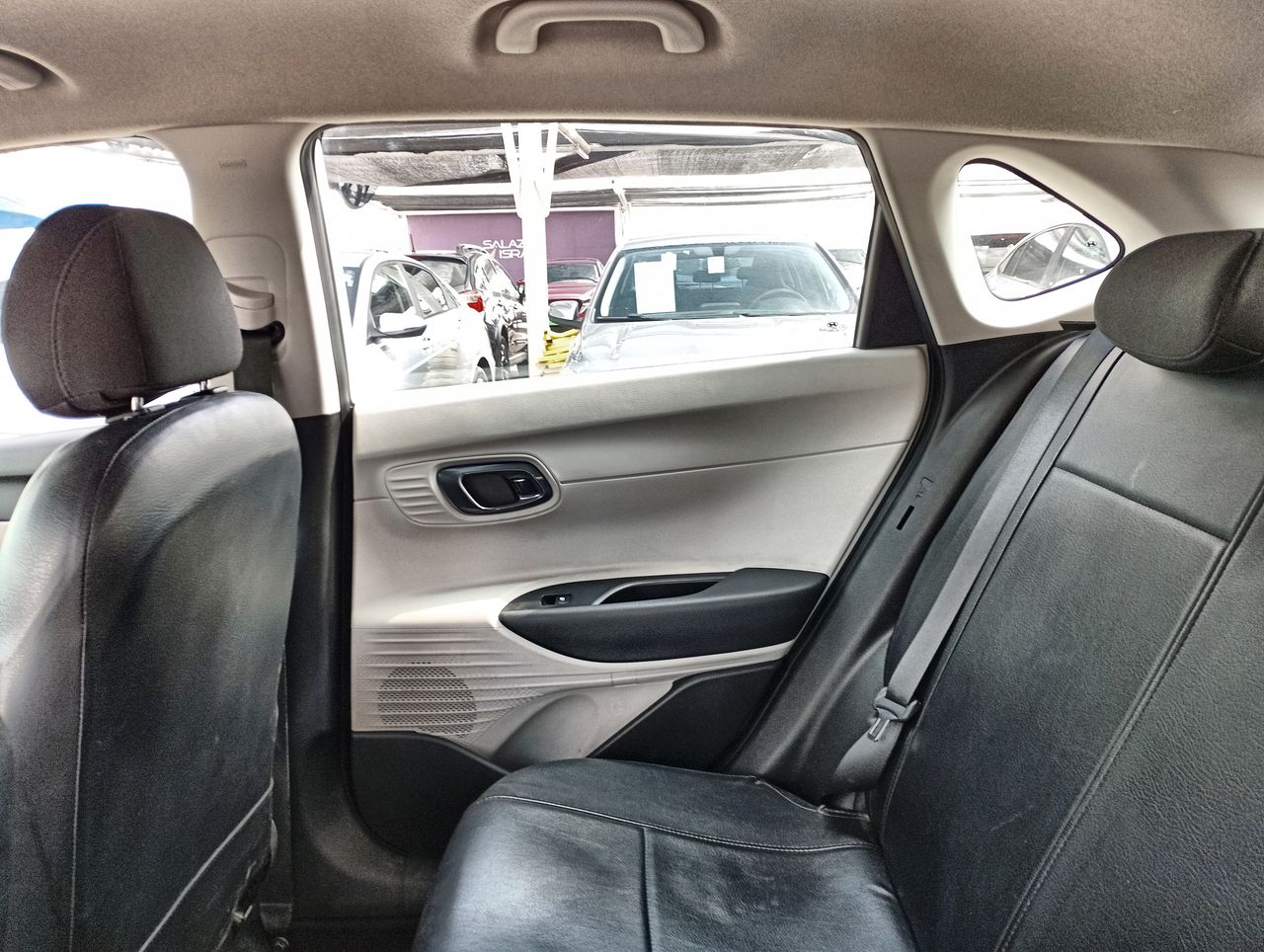 HYUNDAI - 12