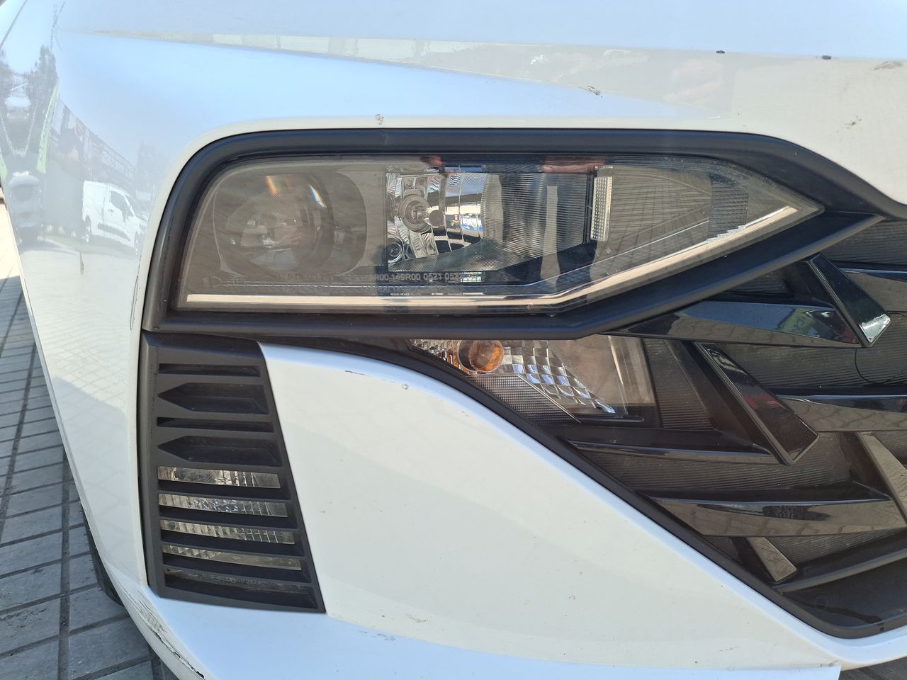 HYUNDAI - 18
