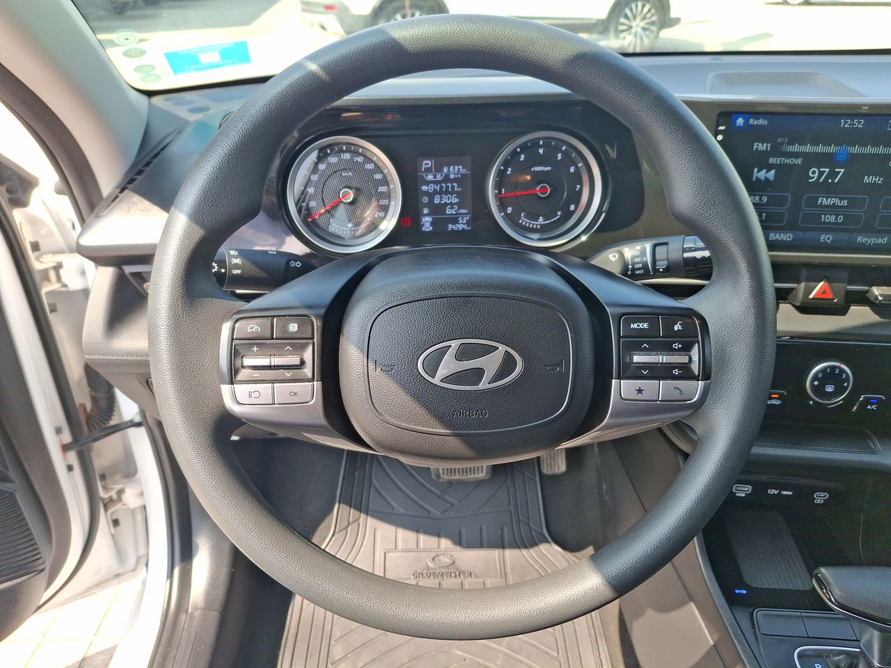 HYUNDAI - 23