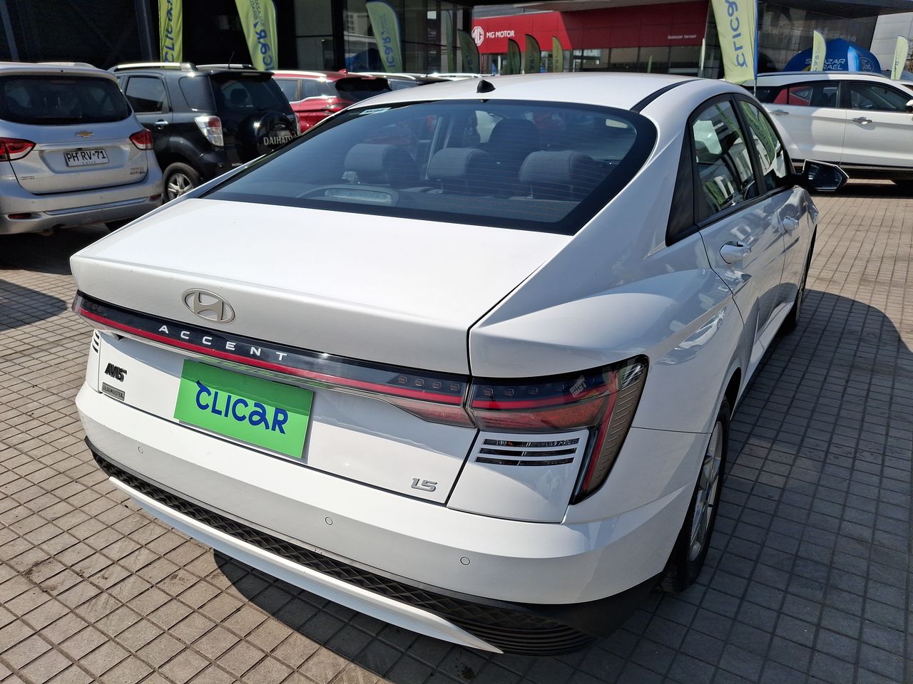 HYUNDAI - 7