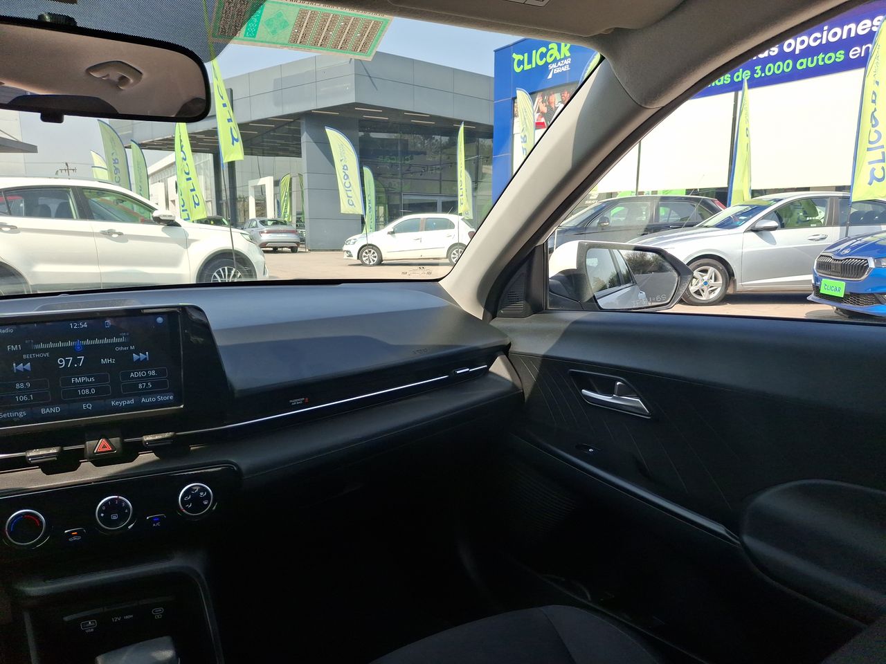 HYUNDAI - 10