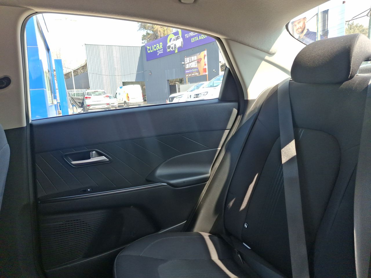 HYUNDAI - 12
