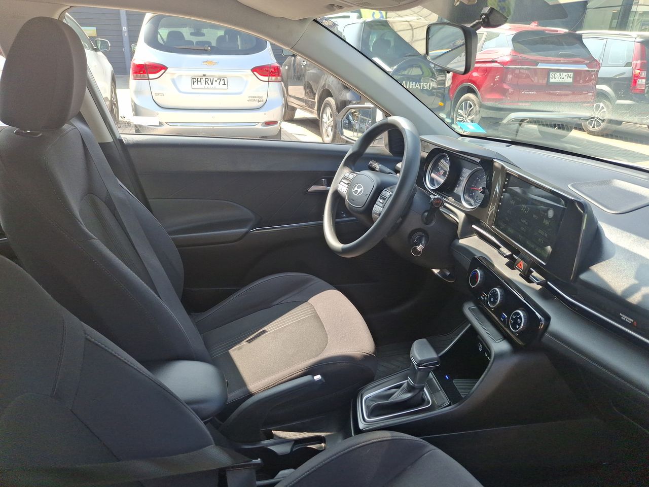 HYUNDAI - 16