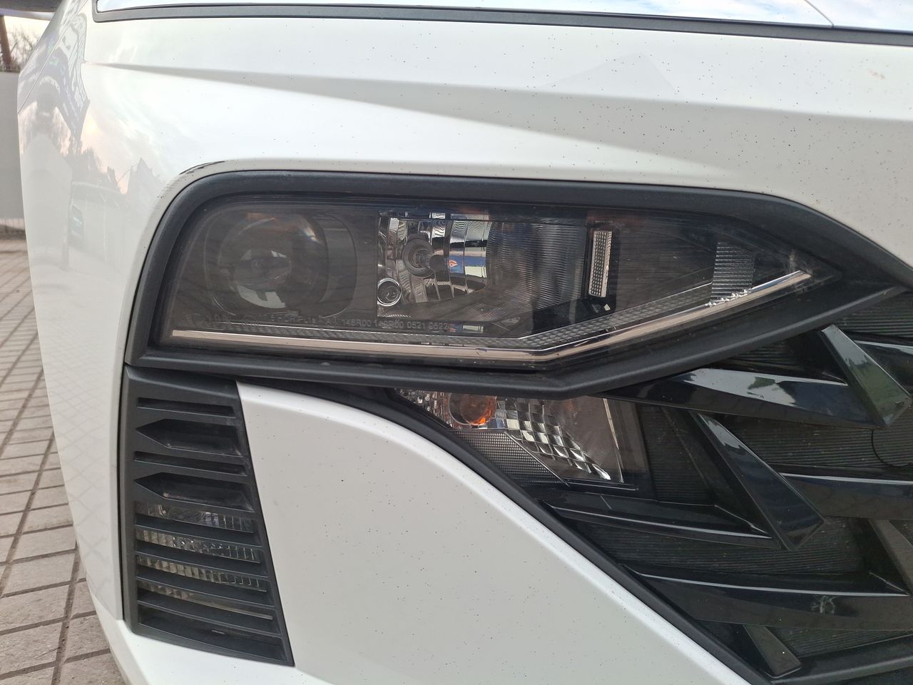 HYUNDAI - 18
