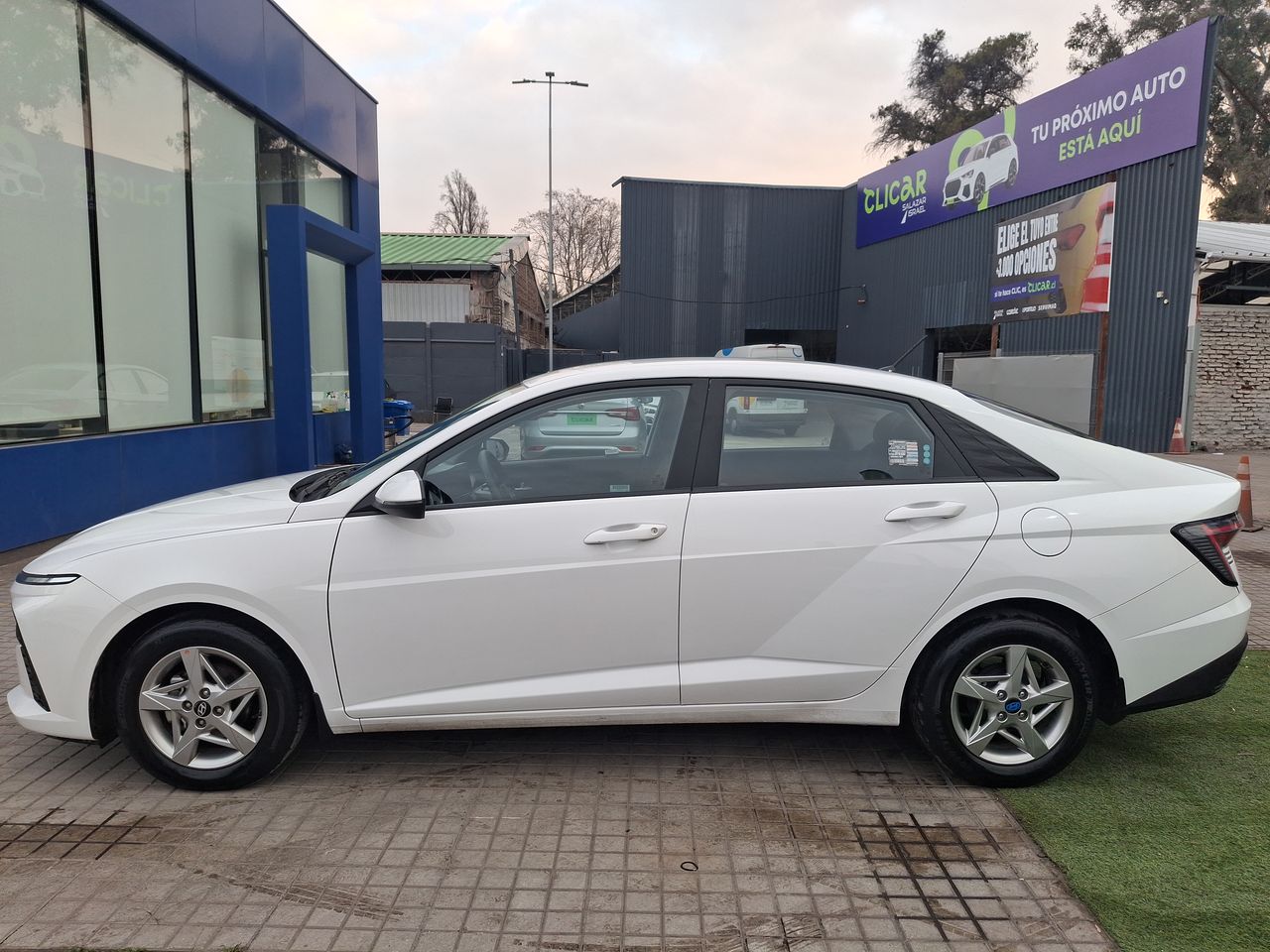 HYUNDAI - 4