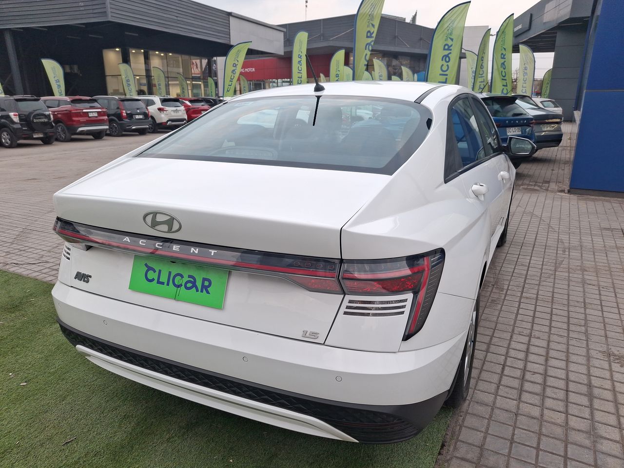 HYUNDAI - 7