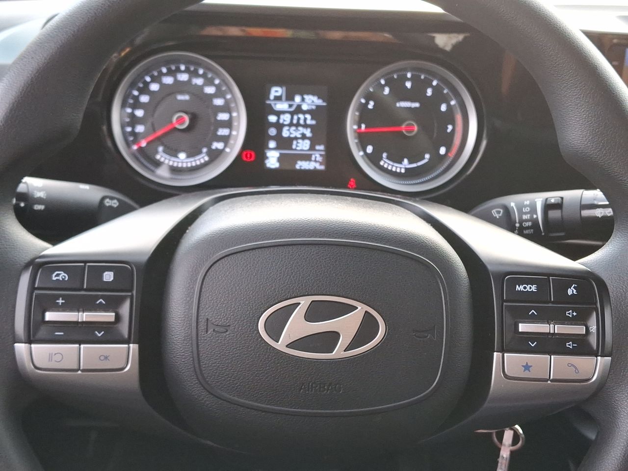 HYUNDAI - 27