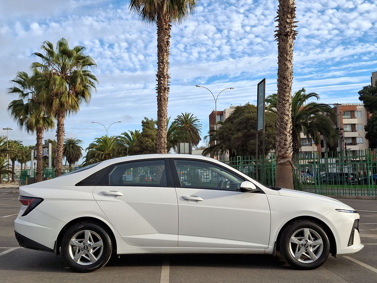 HYUNDAI - 8