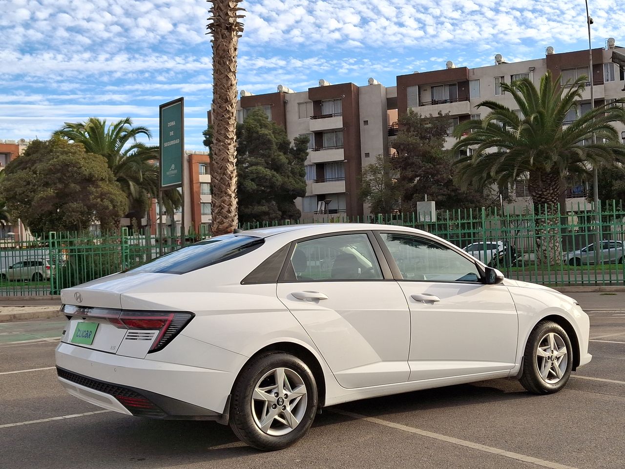 HYUNDAI - 7