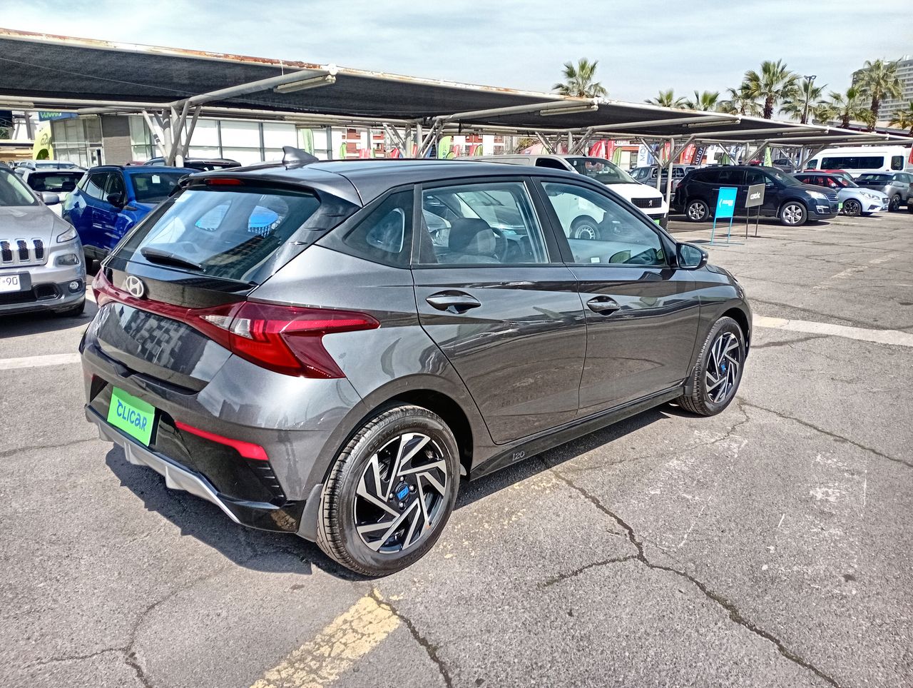 HYUNDAI - 7