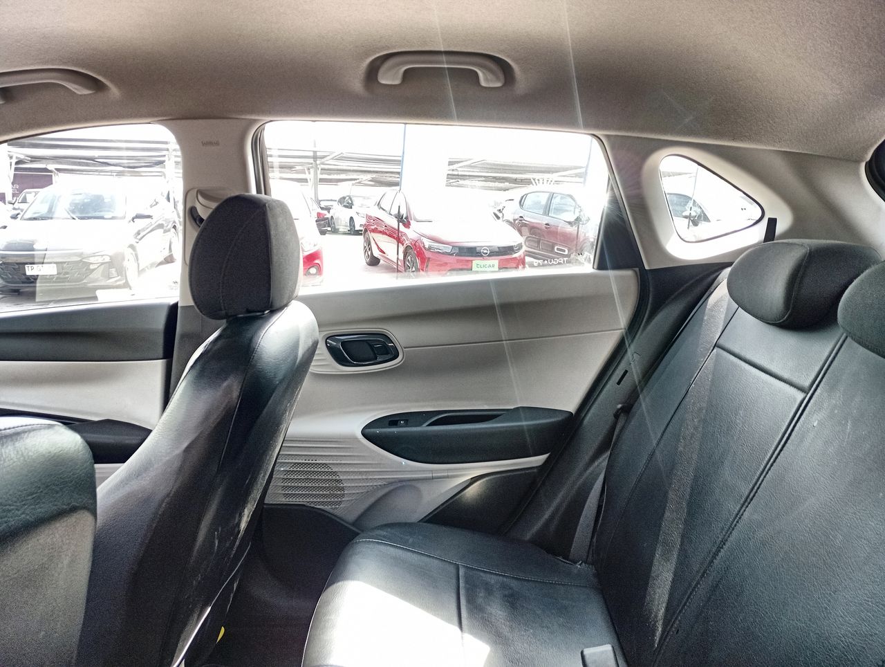 HYUNDAI - 12