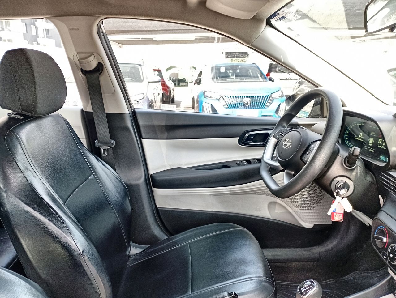 HYUNDAI - 16