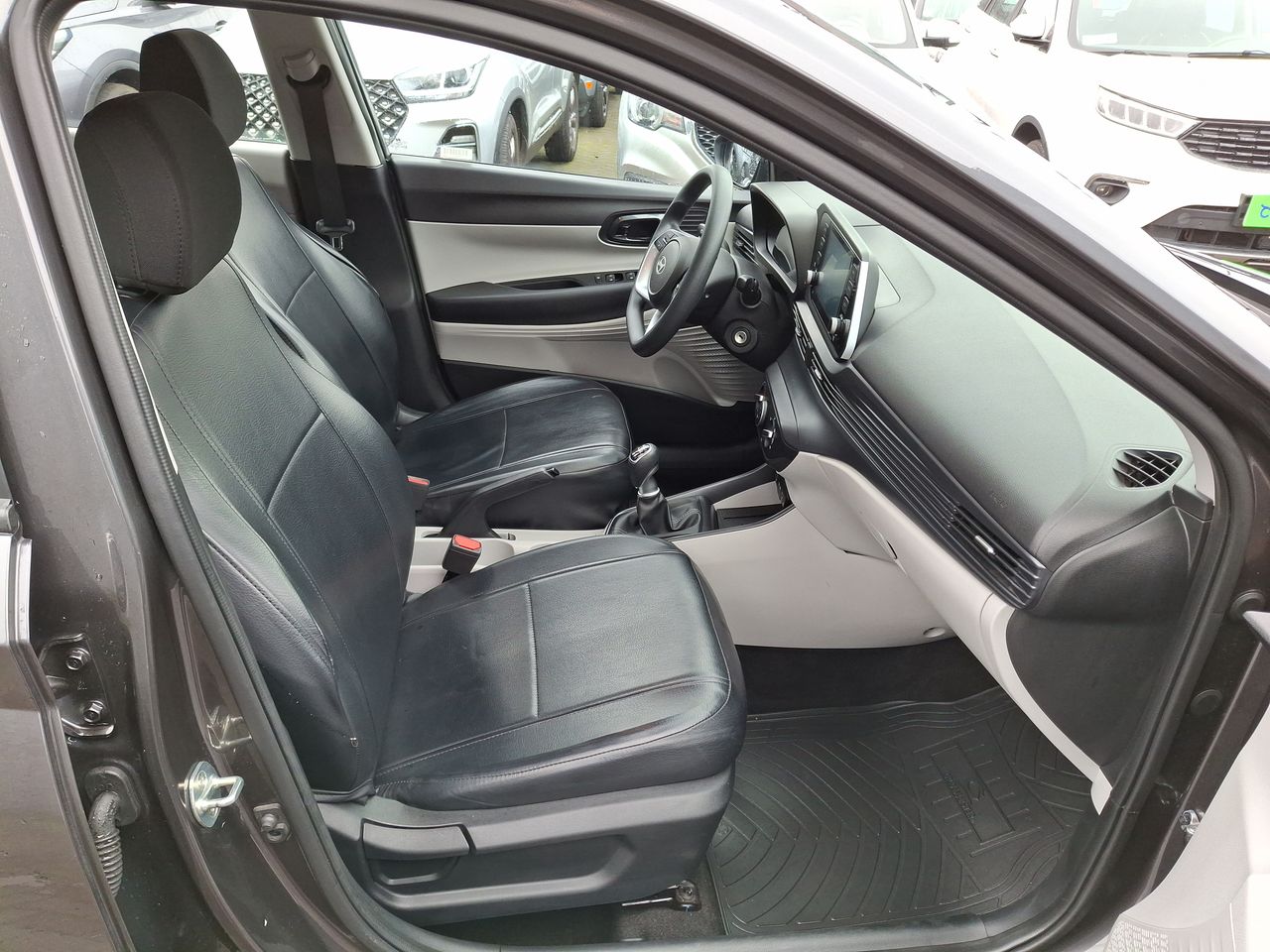 HYUNDAI - 32