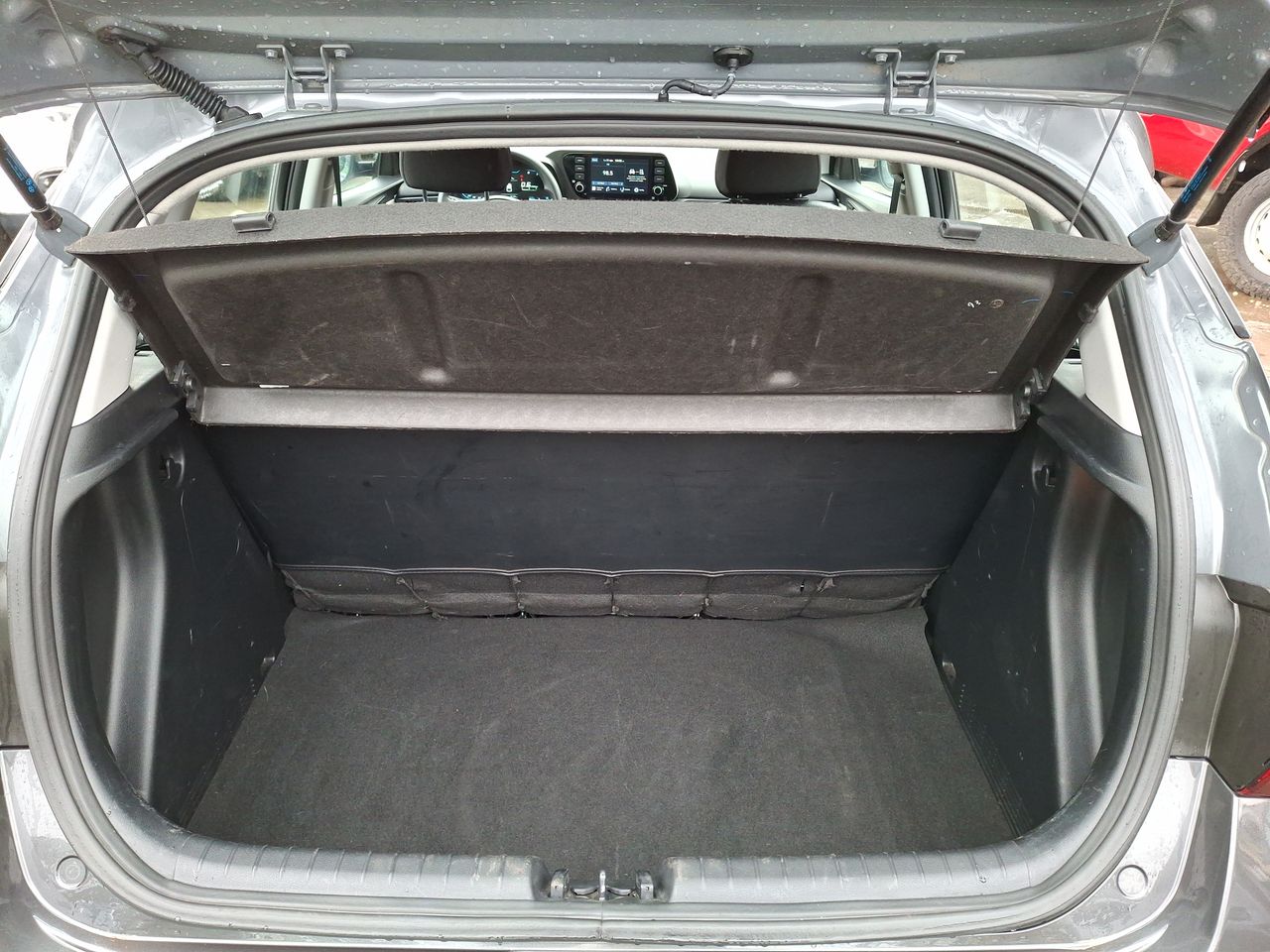 HYUNDAI - 20