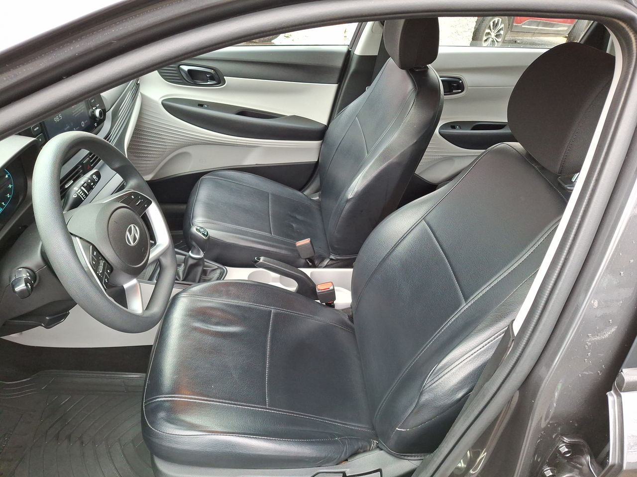 HYUNDAI - 23