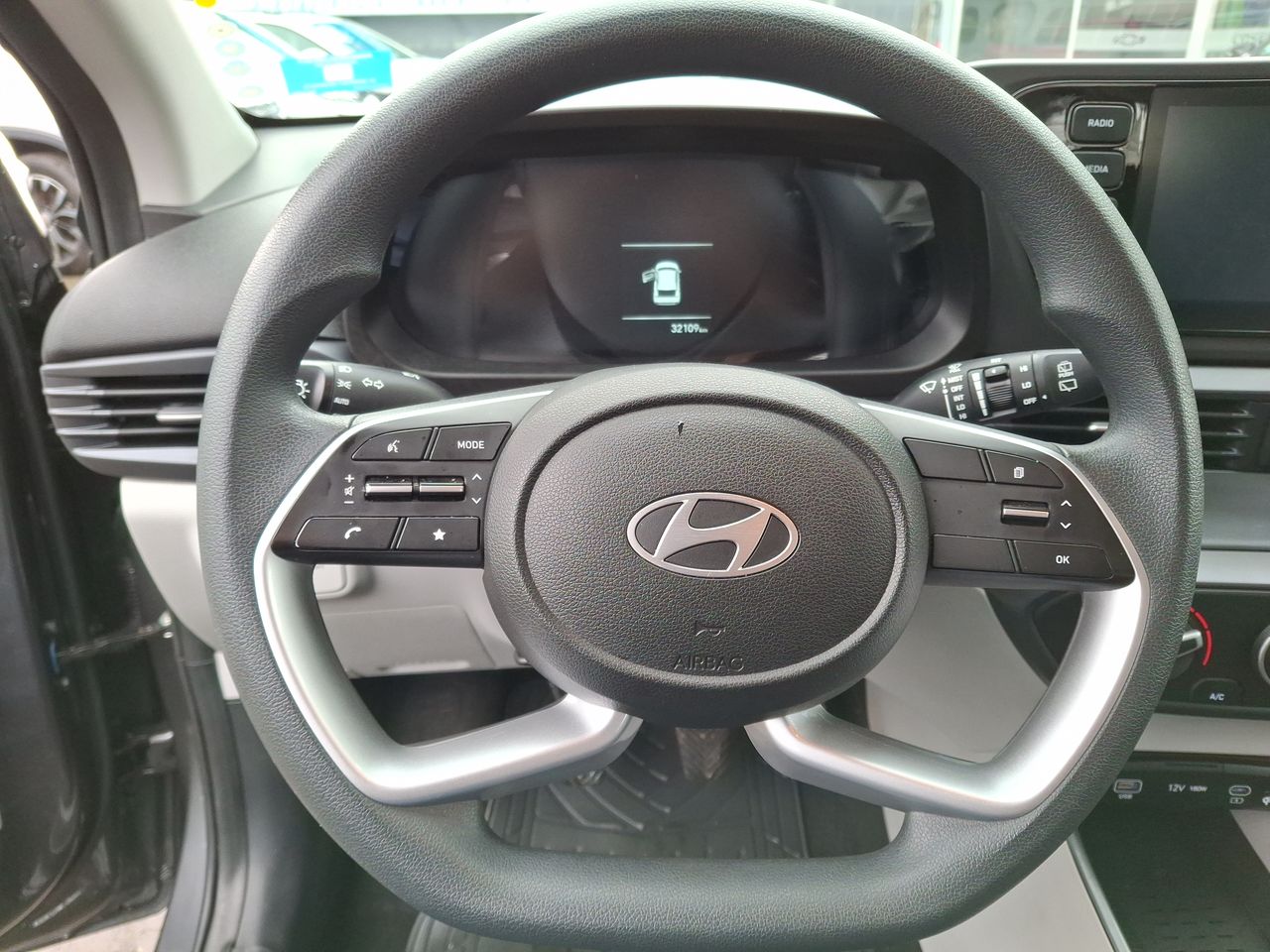 HYUNDAI - 24