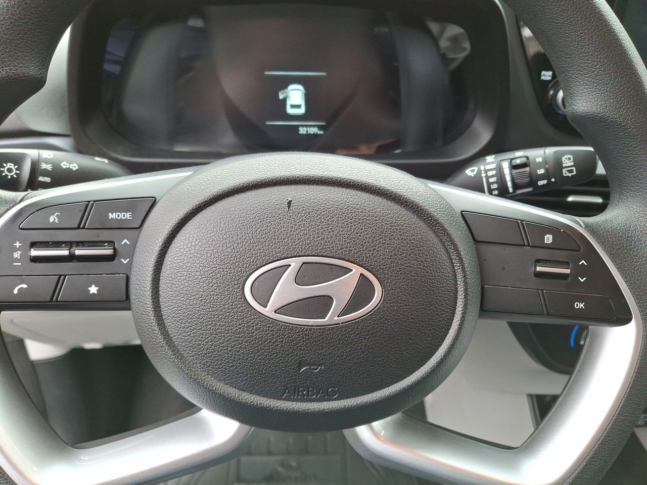 HYUNDAI - 25