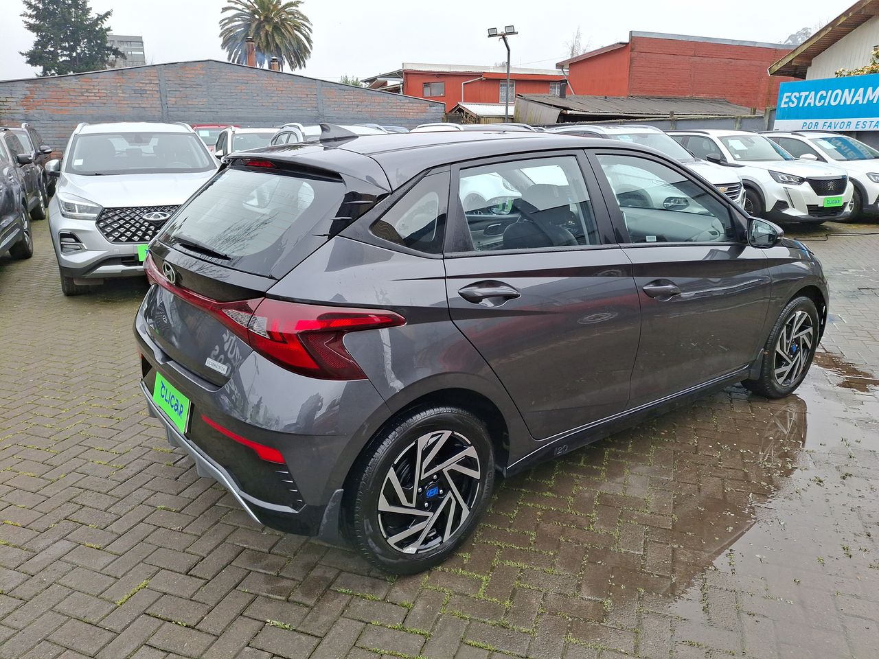 HYUNDAI - 7