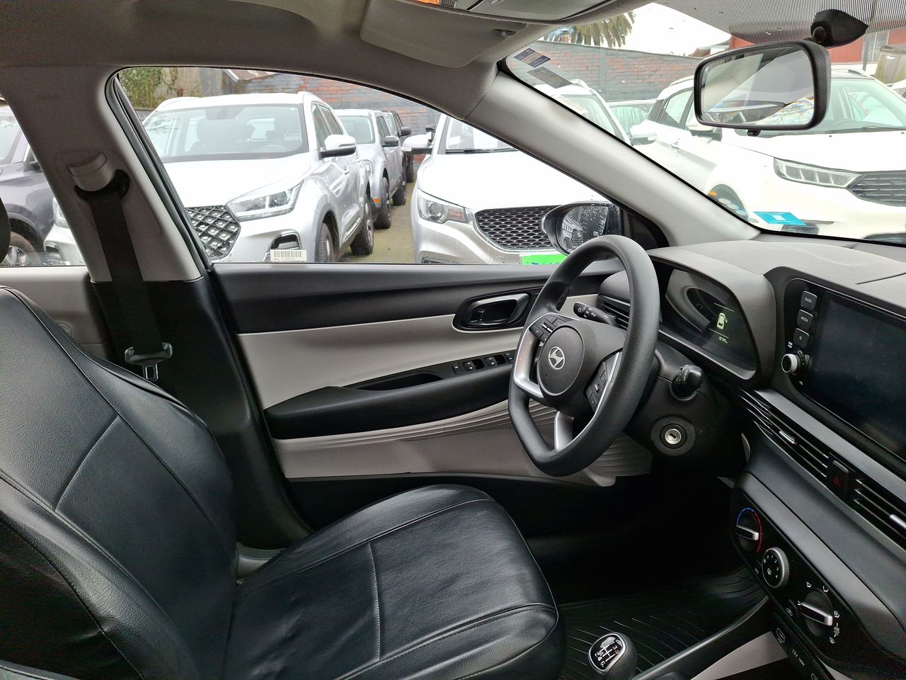 HYUNDAI - 16