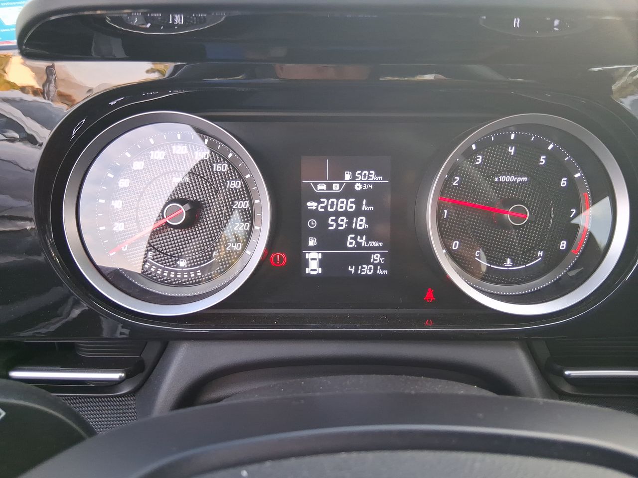 HYUNDAI - 27