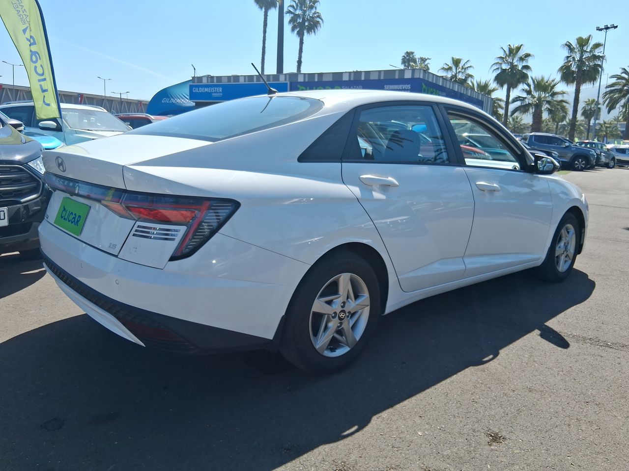 HYUNDAI - 7