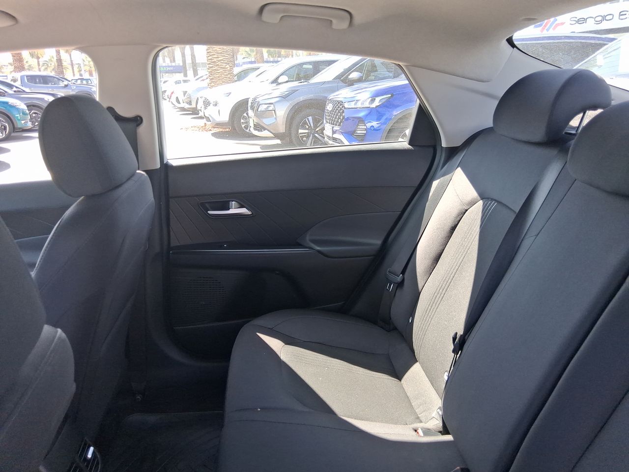 HYUNDAI - 12