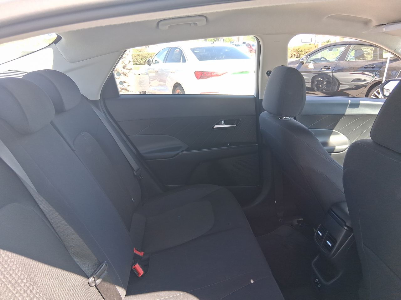 HYUNDAI - 15
