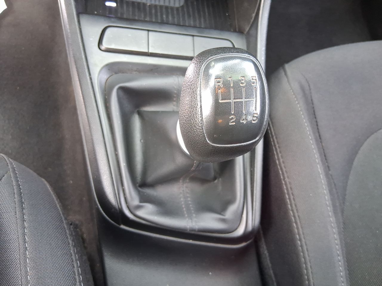 HYUNDAI - 32