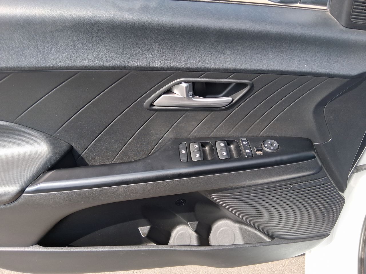 HYUNDAI - 23